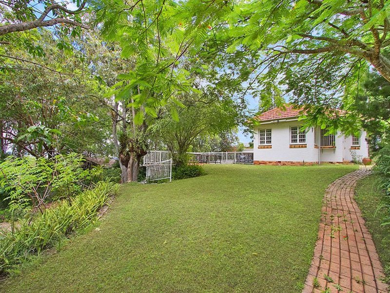 2 Horsington Drive, Morningside QLD 4170