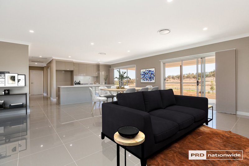 Photo - 2 Hotson Drive, Tamworth NSW 2340 - Image 4