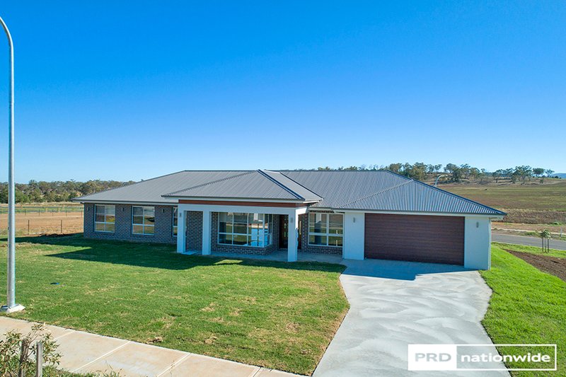 Photo - 2 Hotson Drive, Tamworth NSW 2340 - Image 19