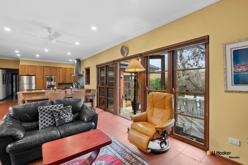 Photo - 2 Hovell Street, Griffith ACT 2603 - Image 8