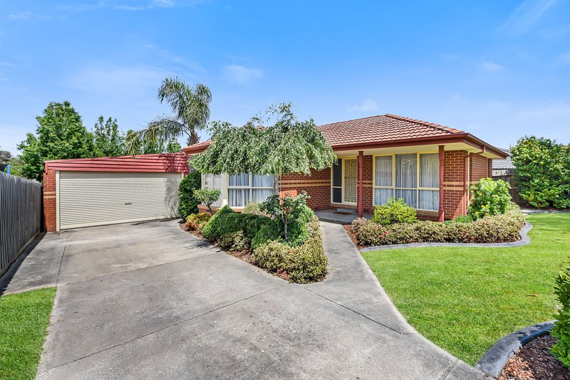 Photo - 2 Howitt Court, Berwick VIC 3806 - Image 2