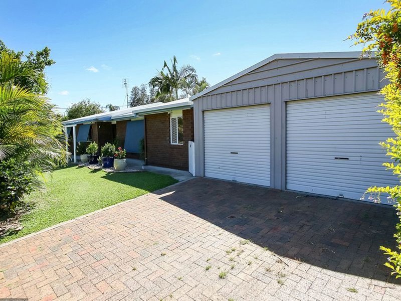 Photo - 2 Howlett Street, Urangan QLD 4655 - Image 2