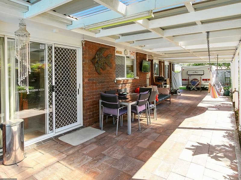 Photo - 2 Howlett Street, Urangan QLD 4655 - Image 17