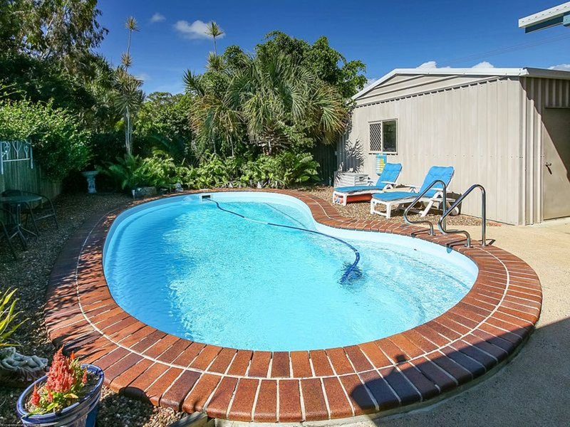 Photo - 2 Howlett Street, Urangan QLD 4655 - Image 20