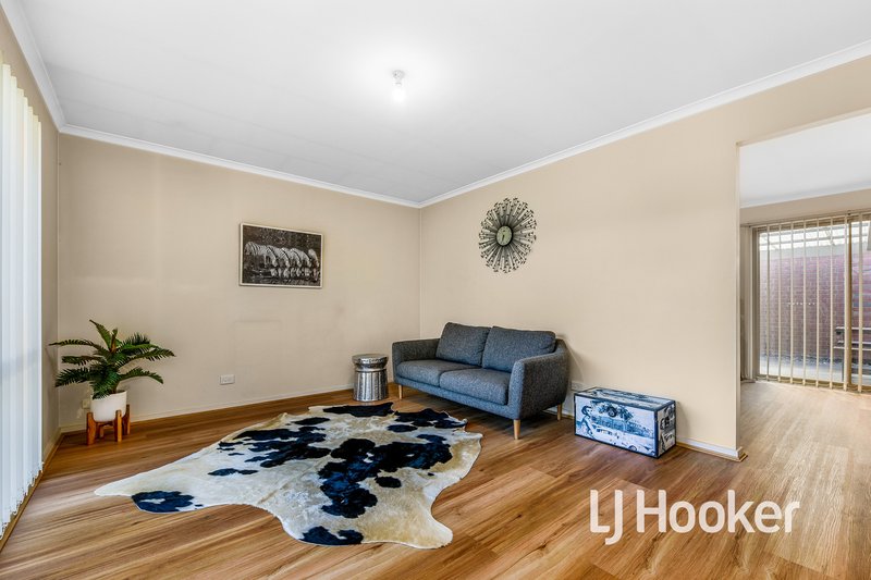 Photo - 2 Howqua Place, Cranbourne VIC 3977 - Image 2