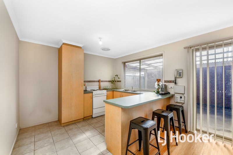 Photo - 2 Howqua Place, Cranbourne VIC 3977 - Image 4