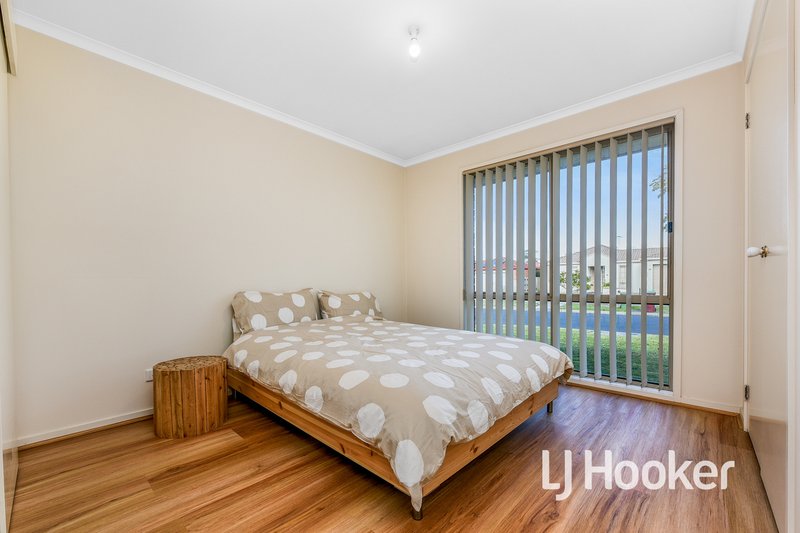 Photo - 2 Howqua Place, Cranbourne VIC 3977 - Image 7