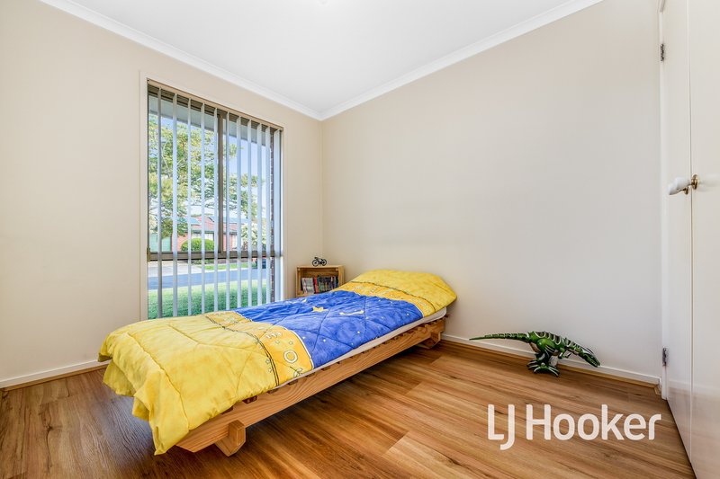 Photo - 2 Howqua Place, Cranbourne VIC 3977 - Image 10