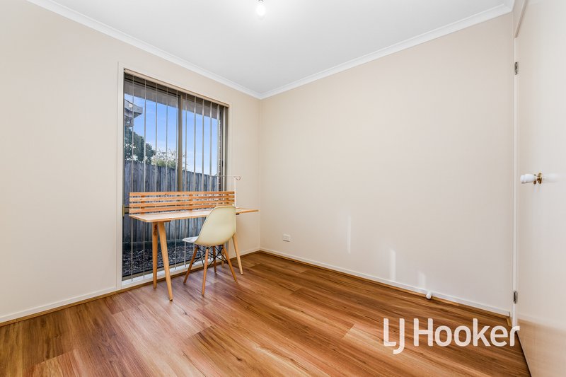 Photo - 2 Howqua Place, Cranbourne VIC 3977 - Image 12