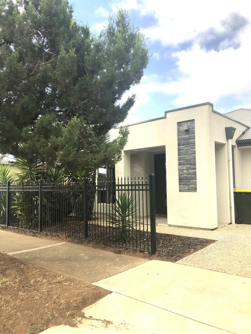 2 Hull Street, Taperoo SA 5017