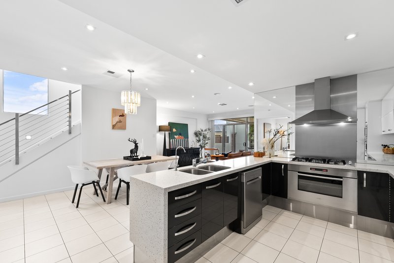 Photo - 2 Hunter Place, Mawson Lakes SA 5095 - Image 13