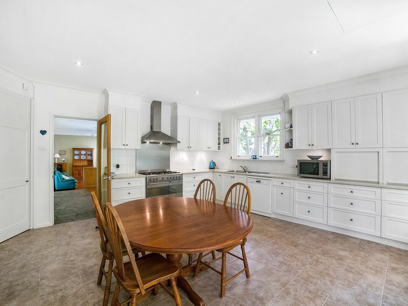 Photo - 2 Hunter Street, Yarralumla ACT 2600 - Image 14