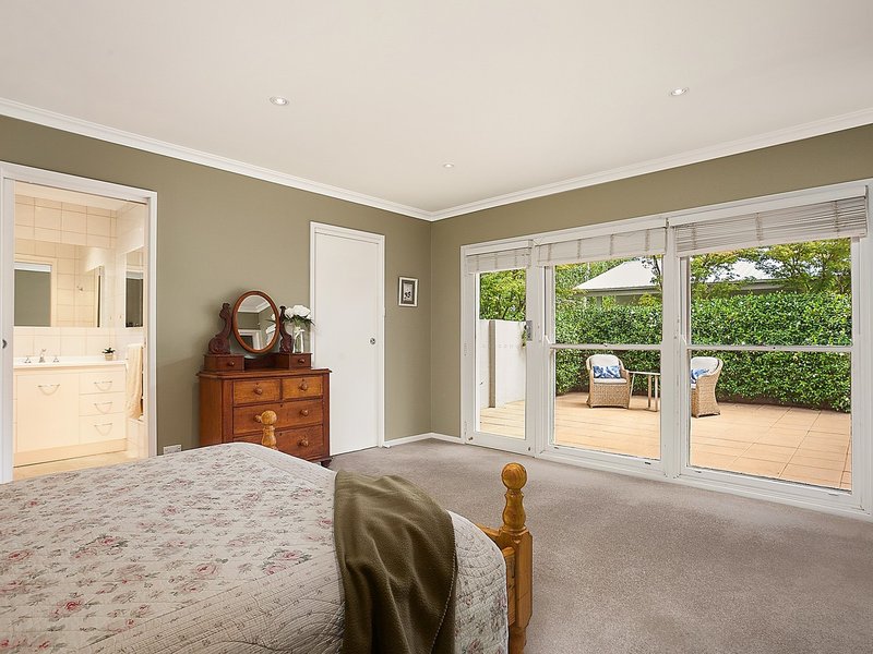 Photo - 2 Hunter Street, Yarralumla ACT 2600 - Image 19