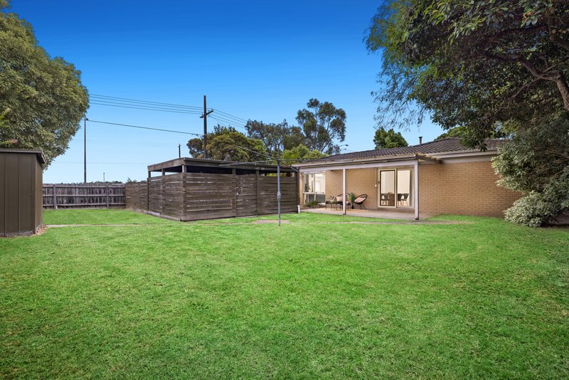 Photo - 2 Huntingdon Avenue, Bayswater North VIC 3153 - Image 2