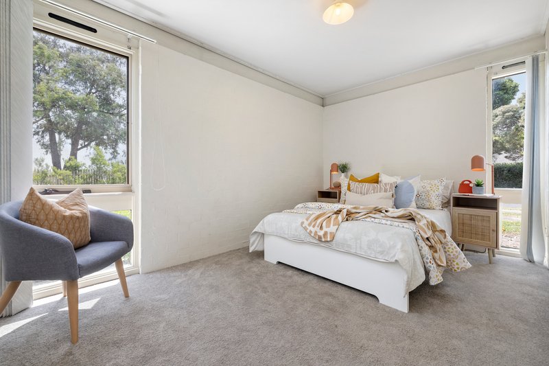 Photo - 2 Huntingdon Avenue, Bayswater North VIC 3153 - Image 11