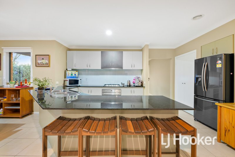 Photo - 2 Huron Parkway, Pakenham VIC 3810 - Image 3