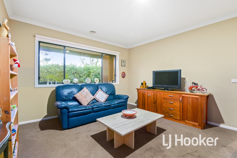 Photo - 2 Huron Parkway, Pakenham VIC 3810 - Image 5