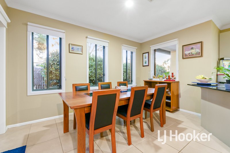 Photo - 2 Huron Parkway, Pakenham VIC 3810 - Image 8