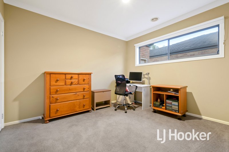 Photo - 2 Huron Parkway, Pakenham VIC 3810 - Image 14