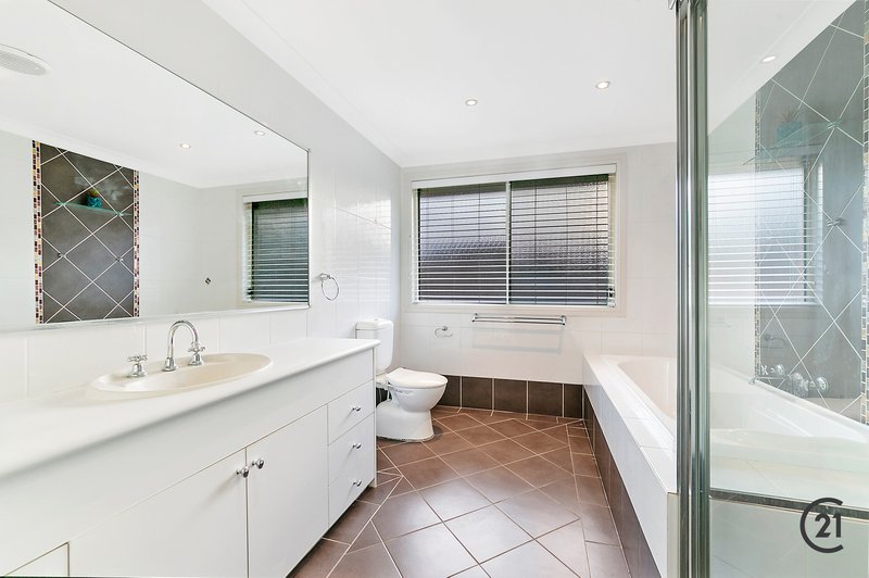 Photo - 2 Hyatt Close, Rouse Hill NSW 2155 - Image 6