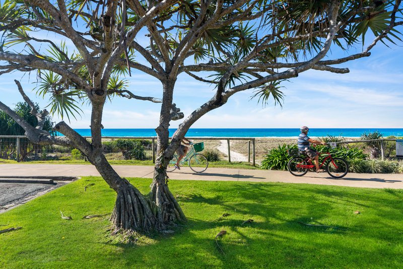 Photo - 2 Inala Avenue, Tugun QLD 4224 - Image 11