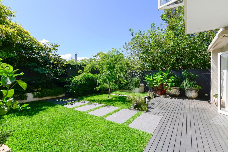 Photo - 2 Iredale Avenue, Cremorne Point NSW 2090 - Image 15