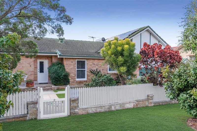 2 Iris Street, Holland Park West QLD 4121