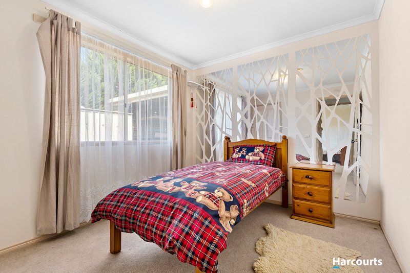 Photo - 2 Ironbark Close, Hampton Park VIC 3976 - Image 6