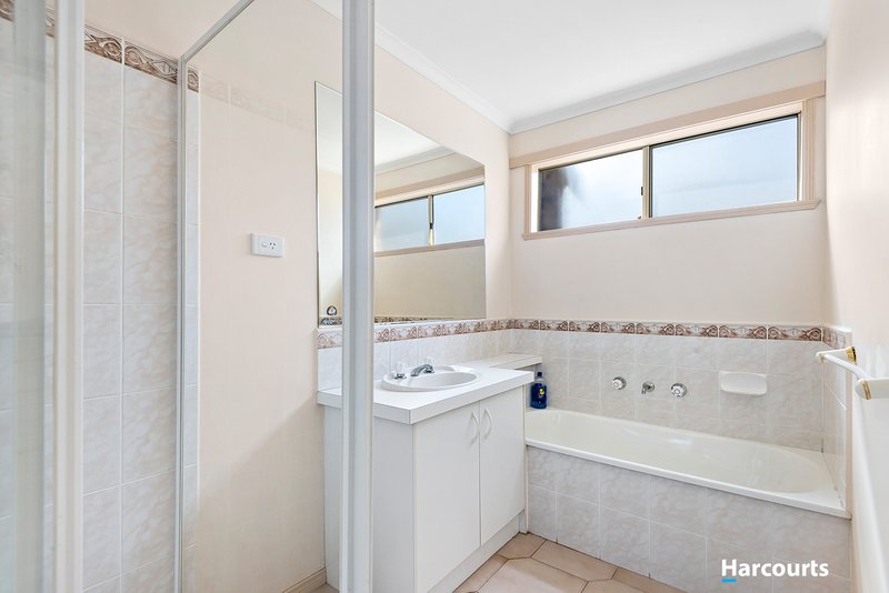 Photo - 2 Ironbark Close, Hampton Park VIC 3976 - Image 7