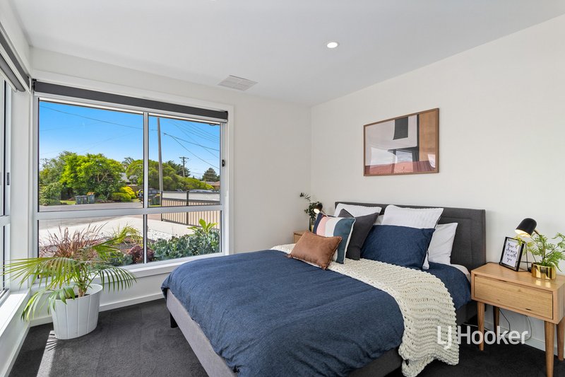 Photo - 2 Irrewarra Court, Seabrook VIC 3028 - Image 12