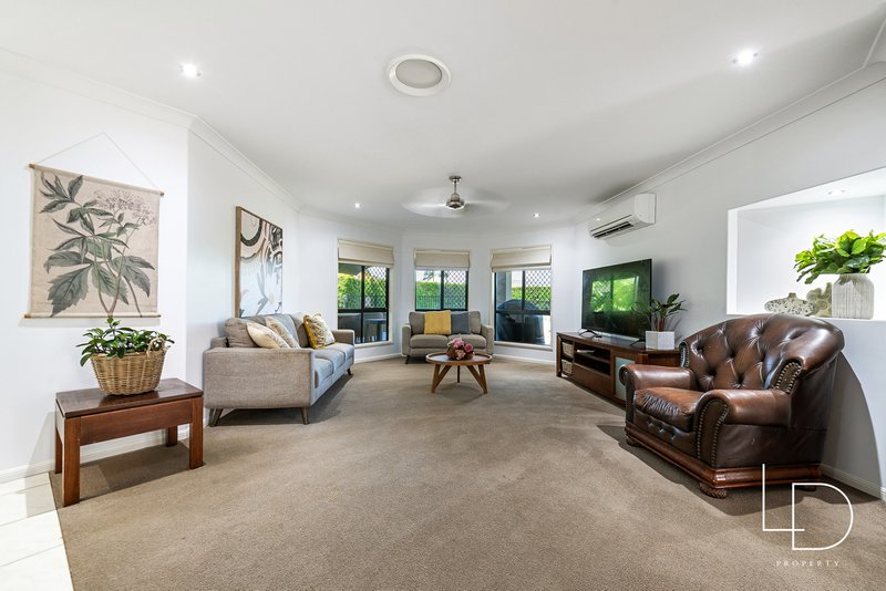 Photo - 2 Isabella Court, Glenella QLD 4740 - Image 6