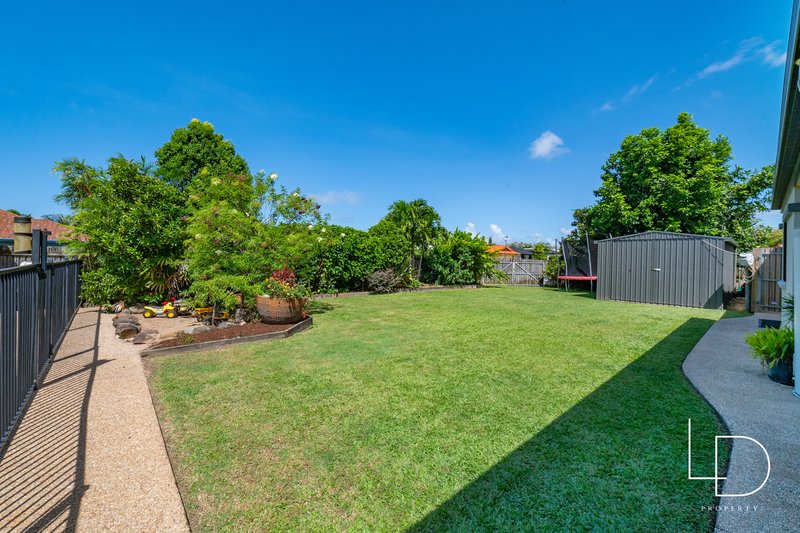 Photo - 2 Isabella Court, Glenella QLD 4740 - Image 21