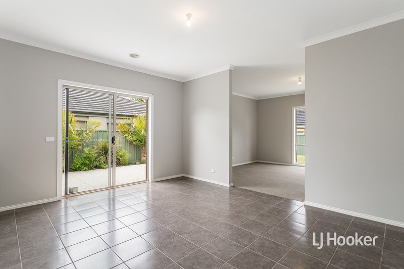 Photo - 2 Jade Crescent, Wyndham Vale VIC 3024 - Image 5