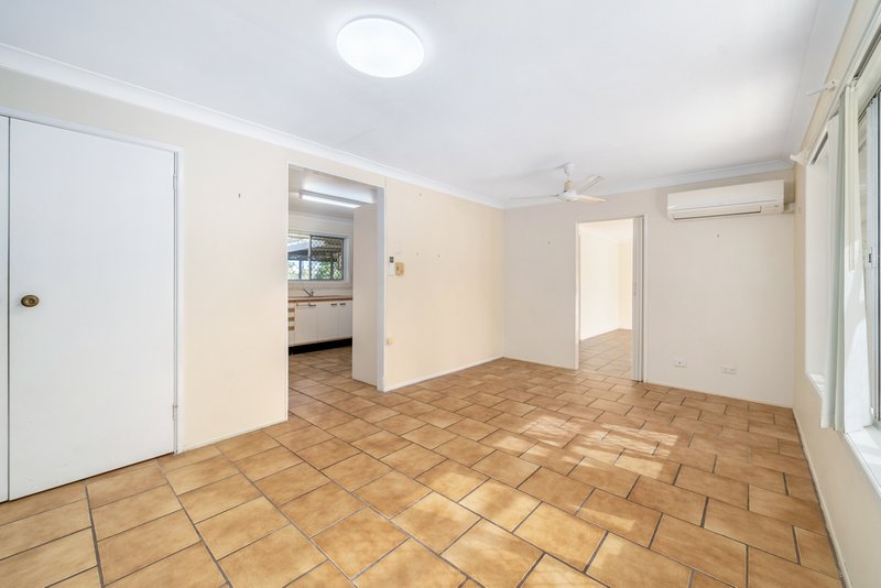 Photo - 2 Jakari Court, Strathpine QLD 4500 - Image 3