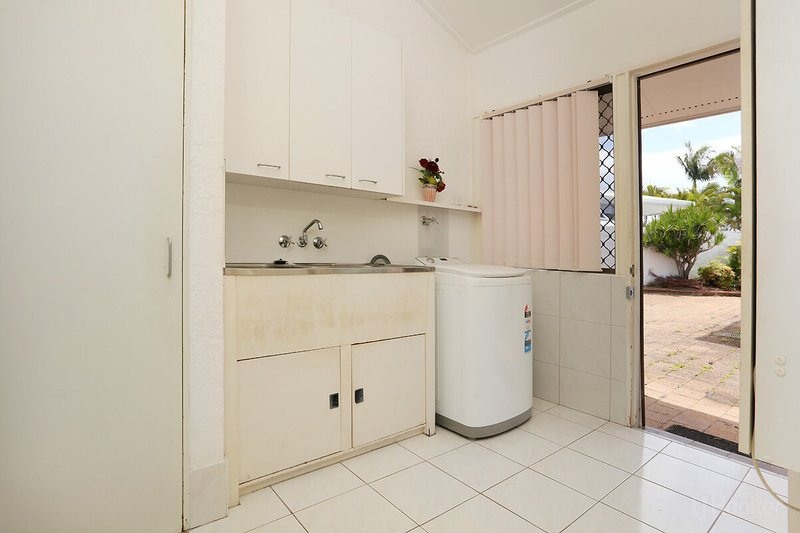 Photo - 2 James Cook Esplanade, Hollywell QLD 4216 - Image 14