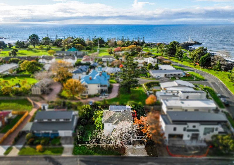 Photo - 2 James Street, Devonport TAS 7310 - Image 2