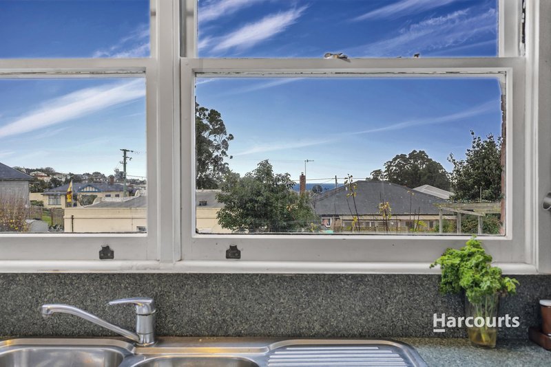 Photo - 2 James Street, Upper Burnie TAS 7320 - Image 5