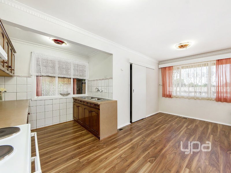 Photo - 2 Jamieson Street, St Albans VIC 3021 - Image 3