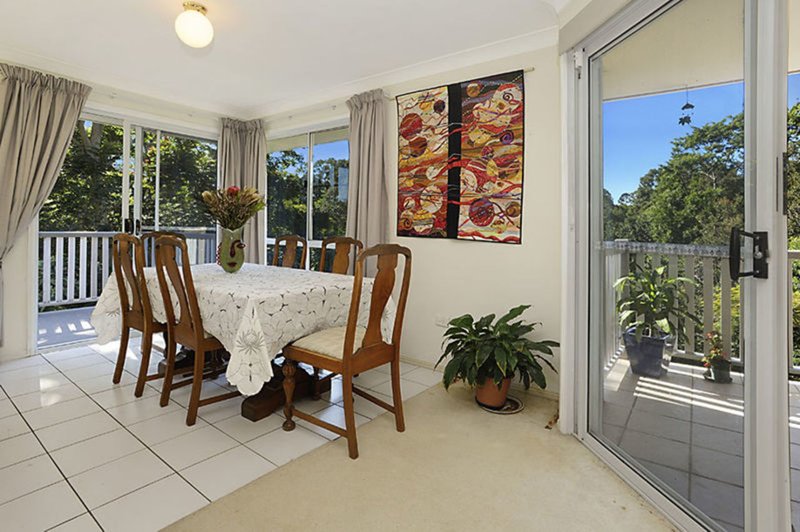 Photo - 2 Jane St , Arana Hills QLD 4054 - Image 3