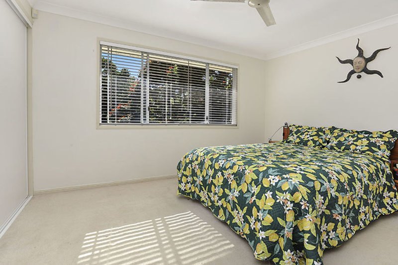 Photo - 2 Jane St , Arana Hills QLD 4054 - Image 9