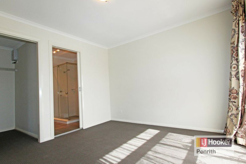 Photo - 2 Jardine Way, Jordan Springs NSW 2747 - Image 7