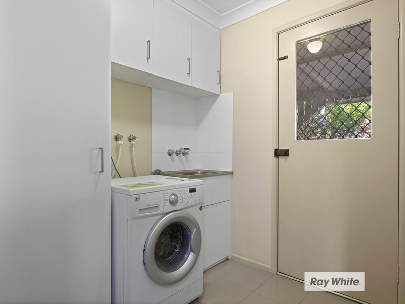 Photo - 2 Jarrah Place, Durack QLD 4077 - Image 12