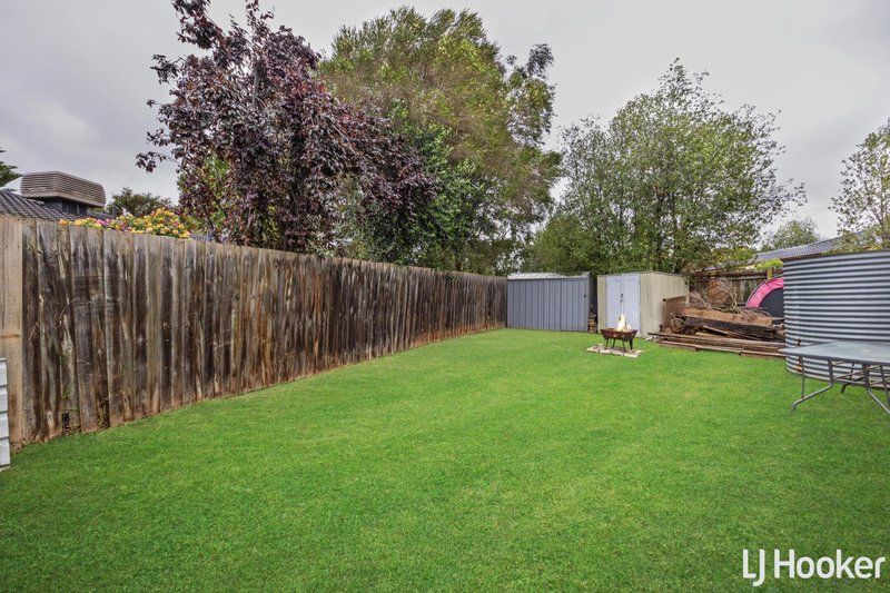 Photo - 2 Jasmine Place, Melton West VIC 3337 - Image 12