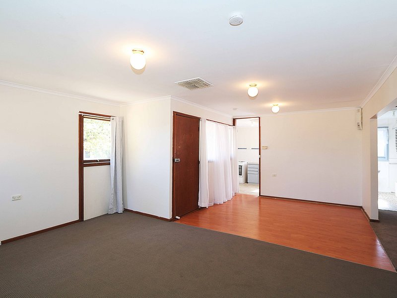 Photo - 2 Jenkins Street, Ashmont NSW 2650 - Image 2