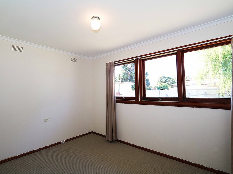 Photo - 2 Jenkins Street, Ashmont NSW 2650 - Image 7