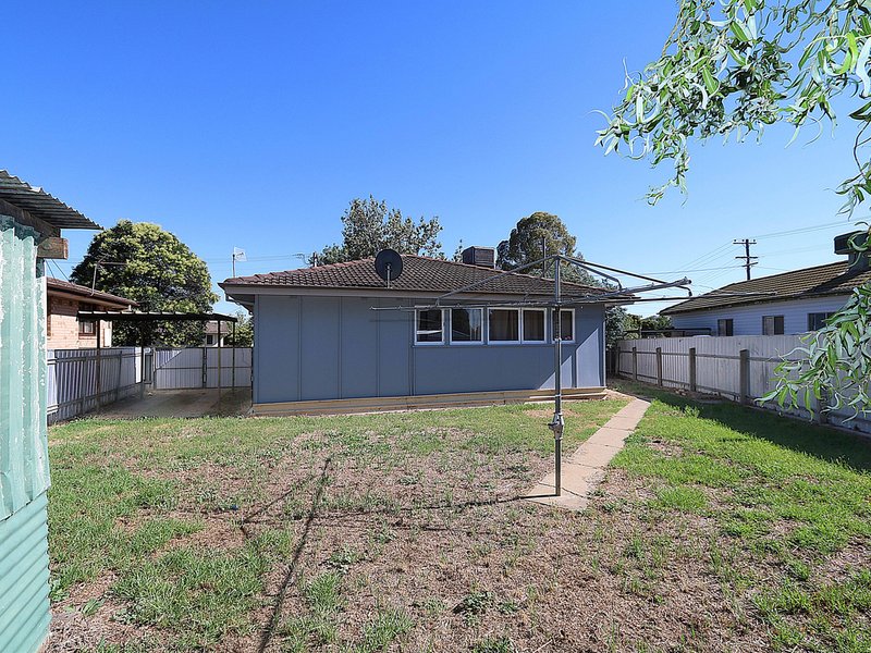 Photo - 2 Jenkins Street, Ashmont NSW 2650 - Image 10