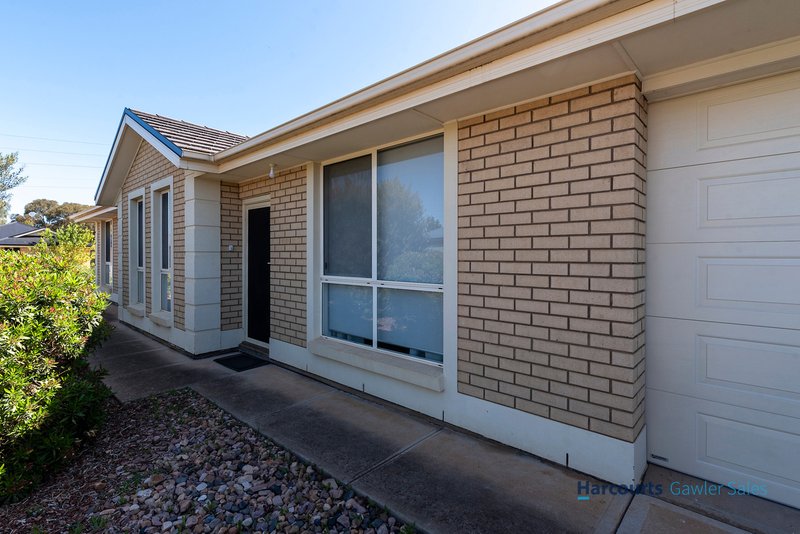 Photo - 2 Jordon Street, Munno Para West SA 5115 - Image 2