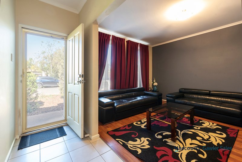 Photo - 2 Jordon Street, Munno Para West SA 5115 - Image 4