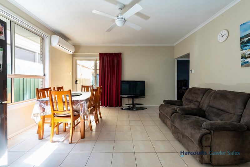 Photo - 2 Jordon Street, Munno Para West SA 5115 - Image 8