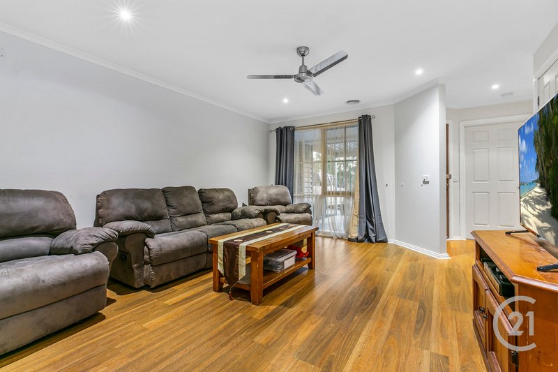 Photo - 2 Joy Mews, Pakenham VIC 3810 - Image 4